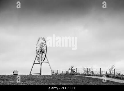 Der Apedale Country Park und Bergbaumuseum mit Grubenrad in North Staffordshire, England - ein historisches Kohlebergbau-Erbe Stockfoto