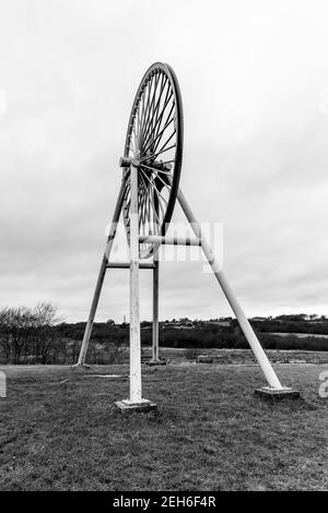 Der Apedale Country Park und Bergbaumuseum mit Grubenrad in North Staffordshire, England - ein historisches Kohlebergbau-Erbe Stockfoto