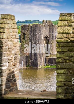 Der Graben am Caerphilly Castle gleich außerhalb von Cardiff im Süden Wales Stockfoto