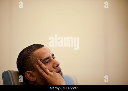 Präsident Barack Obama trifft sich mit senior Berater im Oval Office, 14. April 2010. Stockfoto