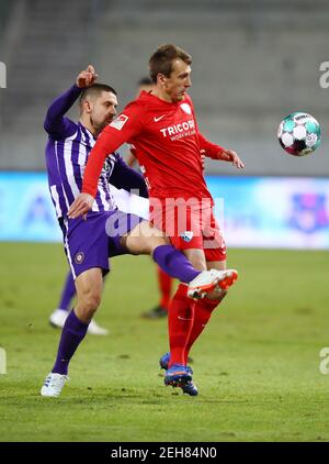 Aue, Deutschland. 19th Feb, 2021. firo: 19.02.2021 Fußball: Fußball: Archivfotos 2.Bundesliga-Saison 2020/21 Erzgebirge Aue - VfLBochum Duels, Diwithrij Nazarov, Versus, Robert Tesche PICTURE POINT/firosportphoto Quelle: dpa/Alamy Live News Stockfoto