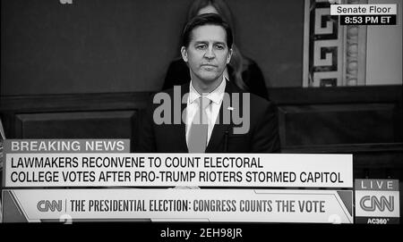 Ein CNN-Screenshot US-Senator Ben Sasse vor dem Senat nach Befürwortern von Präsident Trump gestört die Zählung der Wahlkollegium Stimmen. Stockfoto