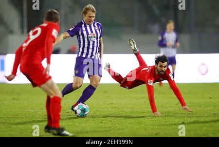 Aue, Deutschland. 19th Feb, 2021. firo: 19.02.2021 Fußball: Fußball: Archivfotos 2.Bundesliga-Saison 2020/21 Erzgebirge Aue - VfL Bochum Duels, Jan Hochscheidt, Versus, Gerrit Holtmann PICTURE POINT/firosportphoto Quelle: dpa/Alamy Live News Stockfoto