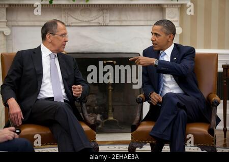 Präsident Barack Obama trifft sich mit dem russischen Außenminister Sergej Lawrow im Oval Office, 13. Juli 2011. Stockfoto