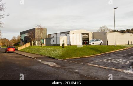 Kirkcudbright, Schottland - 28th. Dezember 2020: Castle Maclellan Foods Limited Factory on the Dee Walk, Kirkcudbright, Schottland Stockfoto