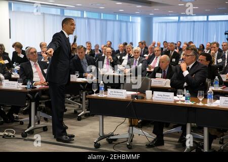 Präsident Barack Obama beantwortet Fragen von Wirtschaftsführern beim vierteljährlichen Treffen des Business Roundtable im BRT in Washington, D.C., 5. Dezember 2012. Stockfoto