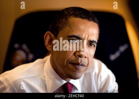 Präsident Barack Obama über Air Force One auf dem Weg zur Eröffnung der Ansprache an der Arizona State University, 13. Mai 2009. Stockfoto