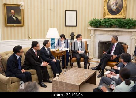 Präsident Barack Obama trifft chinesischen Vize-Premier Wang Yang und Staat Hofrat Yang Jiechi im Oval Office, 11. Juli 2013. Stockfoto