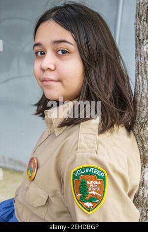 Miami Florida, Biscayne National Park hispanische weibliche Teenager Teenager Teenager Teenager Teenager Teenager Teenager, Mädchen Freiwilligen Ranger Uniform, Stockfoto