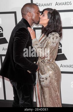 Kim Kardashian und Kanye kommen bei den Annual Grammy Awards 57th im Staples Center in L.A. an Live in Los Angeles, CA am 8. Februar 2015. (Foto von Adam Orchon) *** Bitte benutzen Sie Credit from Credit Field *** Credit: SIPA USA/Alamy Live News Stockfoto