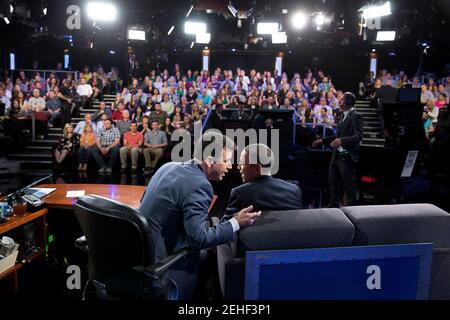 Präsident Barack Obama nimmt in einem Interview mit Jimmy Kimmel während einer Aufzeichnung der Jimmy Kimmel Live! in Los Angeles, Kalifornien, 12. März 2015. Stockfoto