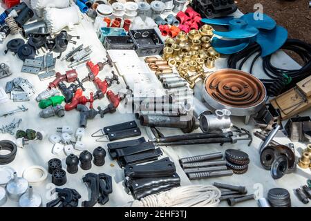 Handelsware in einem kleinen Privatunternehmen, Santa Clara, Kuba 2014 Stockfoto