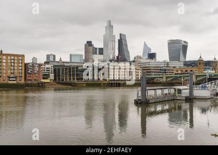 London, Großbritannien. Februar 2021, 19th. Ein Panoramablick auf die City of London inmitten der Lockdown. Kredit: SOPA Images Limited/Alamy Live Nachrichten Stockfoto