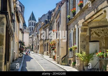 Petite Rue Chauchien führt in Richtung Kathedrale von Autun, Departement Saône-et-Loire, Region Bourgogne-France-Comté, Frankreich Stockfoto