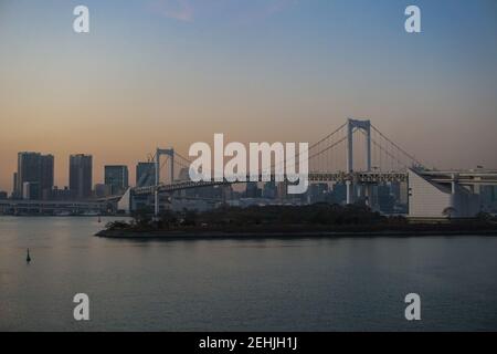 Regenbogenbrücke und Tokyo Tower Sonnenuntergang Tokio Japan Stock Photo Stock Bilder Stock Bilder Stockfoto
