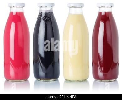 Sammlung von Obst-Smoothies Früchte Saft trinken Waldbeeren in Eine Flasche isoliert auf weißem Hintergrund Stockfoto