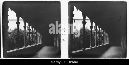 Passadís del claustre del monestir de Sant Joan de les Abadesses. Stockfoto