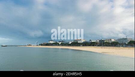 Strand von Arcachon im Winter in Gironde, Nouvelle-Aquitaine, Frankreich Stockfoto