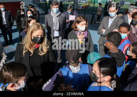 Lyon (Frankreich), 19. Februar 2021. Besuch des Sportministers, Roxana Maracineanu, und der Ministerin der Stadt, Nadia Hai SE, in den Räumlichkeiten der t Stockfoto