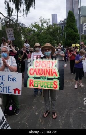 Free the Refugees Kundgebung in Melbourne, Australien, um die australische Regierung unter Druck zu setzen, alle von der Regierung gehaltenen Flüchtlinge zu befreien. Stockfoto