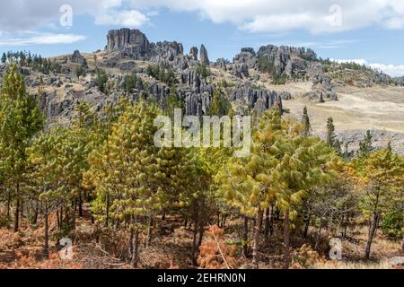 Los Frailones, die Mönche oder Steinmönche, archäologische Stätte Cumbe Mayo, Cajamarca, Peru Stockfoto