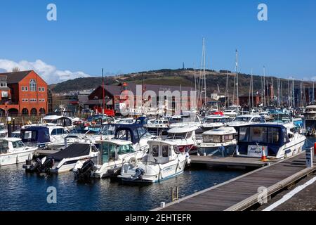 Swansea, Wales, 31. März 2017 : Swansea Marina, ein beliebtes Reiseziel für Badeurlaubsorte für Boote und Yachten an der walisischen Küste, stoc Stockfoto