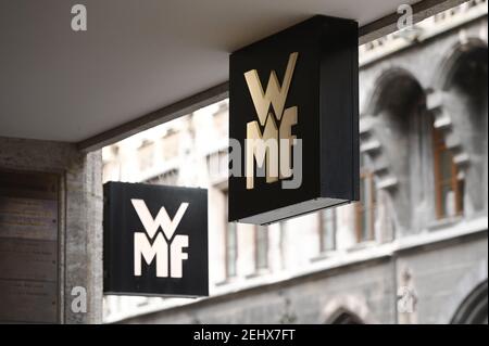 München, Deutschland. Februar 2021, 19th. WMF, Württembergische Metallwarenfabrik, Logo, Schild, Firmenemblem. Quelle: dpa/Alamy Live News Stockfoto