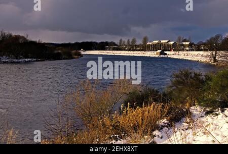 River Dee in Aberdeen bei Wintersonne Stockfoto