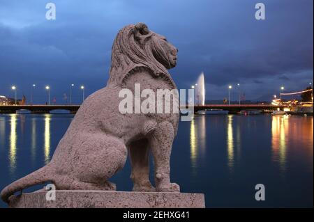 Tiger von Genf. Bild dieser Tigerwache Statue, aufgenommen am Monument Brunswick in Genf, Schweiz. Das Denkmal wurde in Erinnerung an t gebaut Stockfoto