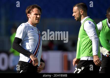 Albin Ekdal und Fabio Quagliarella von UC Sampdoria wärmen sich während des Fußballspiels der Serie A zwischen SS Lazio und UC Sampdoria im Olimpico-Stadion in Roma (Italien), 20th. Februar 2021 auf. Foto Antonietta Baldassarre / Insidefoto Stockfoto