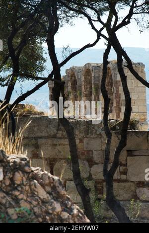 Alte Steinbögen des Odeon von Herodes Atticus Open Air Theater an der Athenian Akropolis in Griechenland. Stockfoto