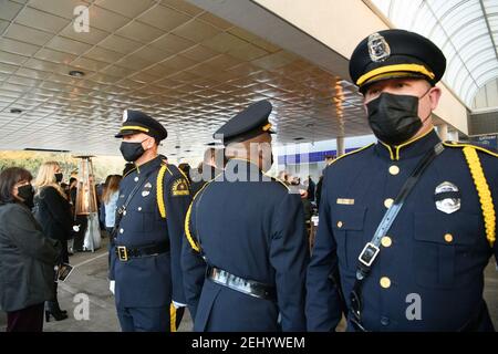 19. Februar 2021, Dallas, Texas: Officer Mitchell Penton, 27 Jahre alt, arbeitete an der Szene eines Fahrzeugzusammenstoßes in den nordgebundenen Spuren des North Central Expressway in der Walnut Hill Lane. Er sicherte den Verkehr mit den Notlichtern seines Patrouillenwagens, als ein Fahrzeug, das von einem betrunkenen Fahrer mit hoher Geschwindigkeit gefahren wurde, auf die Rückseite seines Patrouillenwagens traf. Die Kollision schob den Patrouillenwagen in den Offizier Penton.Phillip Bernard Mabry Jr., 32, blieb im Gefängnis mit Kaution bei $501.000 gesetzt, unter der Anklage von Rausch-Angriff und Rausch Totschlag im Zusammenhang mit der cr Stockfoto