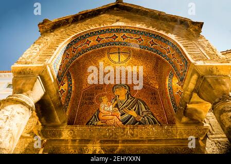 Mosaik der Kirche Panagia Kapnikarea in Athen, Griechenland. Stockfoto