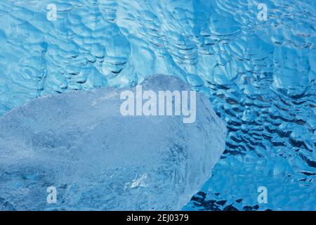 Detailaufnahme des Schmelzgletschers am Jokulsa Iceberg Beach Island. Stockfoto