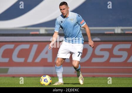 Rom, Italien. Februar 2021, 20th. Adam Marusic von SS Lazio während der Serie EIN Fußballspiel zwischen SS Lazio und UC Sampdoria im Olimpico-Stadion in Roma (Italien), 20th. Februar 2021. Foto Antonietta Baldassarre/Insidefoto Kredit: Insidefoto srl/Alamy Live News Stockfoto