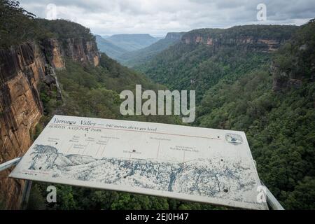 Yarrunga Valley und Mount Carrialoo, Morton National Park, New South Wales, Australien. Stockfoto