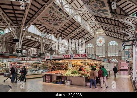 Das britische Fernsehen BBC hat den Zentralmarkt der Stadt Valencia als einen der schönsten der Welt betrachtet. Spanien, Europa Stockfoto