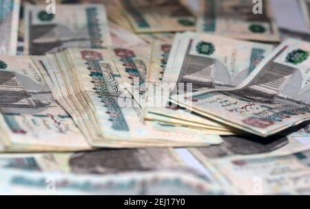 Selektiver Fokus des ägyptischen Geldhintergrundes , 200 LE, 100 LE, 50 LE ägyptische Banknote,. Ägypten Währung, ägyptische Pfund Bargeld Stockfoto