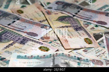 Selektiver Fokus des ägyptischen Geldhintergrundes , 200 LE, 100 LE, 50 LE ägyptische Banknote,. Ägypten Währung, ägyptische Pfund Bargeld Stockfoto