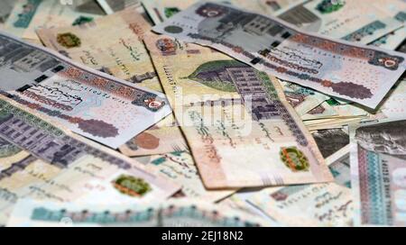Selektiver Fokus des ägyptischen Geldhintergrundes , 200 LE, 100 LE, 50 LE ägyptische Banknote,. Ägypten Währung, ägyptische Pfund Bargeld Stockfoto