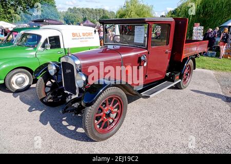 Longbridge Deverill, Wiltshire / Großbritannien - Juli 31 2019: A 1928 Austin 12/4 Truck 1861cc, 4 Speed Gate change Stockfoto