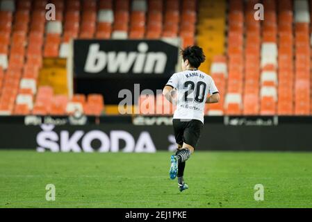 Kang-in Lee von Valencia CF beim spanischen Fußballspiel La Liga zwischen Valencia und Celta im Mestalla Stadion in Aktion.(Endstand; Valencia 2:0 Celta) Stockfoto