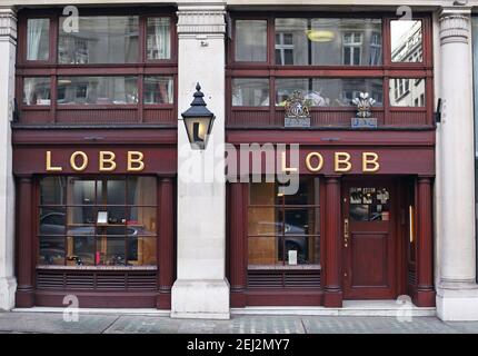 Lobb Shoes von außen, St James, London SW1 Stockfoto