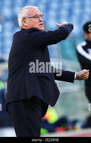 Rom, Italien. Februar 2021, 20th. Claudio Ranieri Cheftrainer von Sampdoria reagiert während der italienischen Meisterschaft Serie EIN Fußballspiel zwischen SS Lazio und UC Sampdoria am 20. Februar 2021 im Stadio Olimpico in Rom, Italien - Foto Federico Proietti/DPPI/LiveMedia Kredit: Paola Benini/Alamy Live News Stockfoto