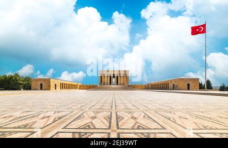 ANITKABIR Blick mit schönen blauen Himmel. Anitkabir ist das Mausoleum von Mustafa Kemal Ataturk. Ankara, Türkei. Stockfoto