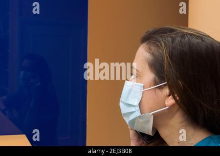 Medizinische Gesundheit Telefonieren in einer Podologie-Klinik Stockfoto