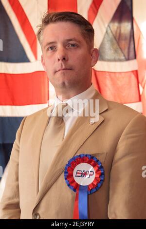 Porträt von Richard Barnbrook BNP's London Mayoral Candidate and Leader of the Opposition on Barking and Dagenham Borough Council. Das Porträt wurde auf den Pressekonferenzen aufgenommen, um die Kampagne der British Nationalist Party (BNP) für die London Mayoral and Great London Authority (GLA)-Wahl 2008 zu starten. The Eastbrook Public House, 835 Dagenham Road, London, Großbritannien. 12 April 2008 Stockfoto