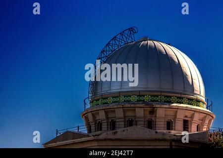 El Observatorio Fabra es un observatorio astronómico situado en Barcelona, sobre un contrafuerte de la Montaña del Tibidabo, encarado al sur, a 415 ms Stockfoto