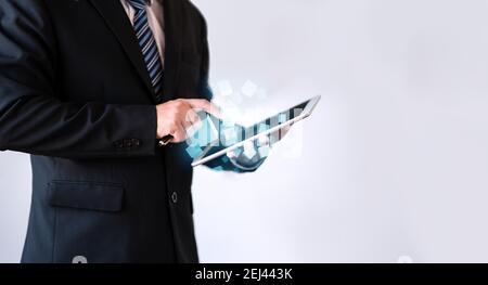 Business man berührt Polygon, Business und Online-Technologie-Konzept Stockfoto