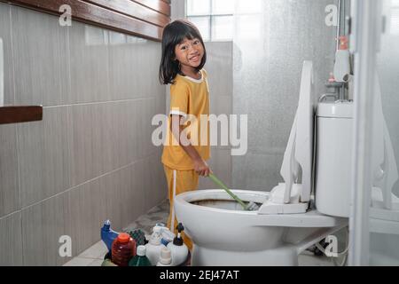 Yoyilgan eshakning fotosuratlarini koring